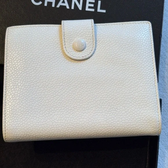 Chanel White Leather Wallet - Picture 3 of 16